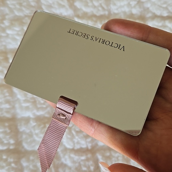 Victoria's Secret Elegant Burgundy Chain Shoulder Bag - Picture 7 of 7